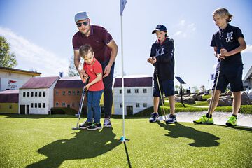 Mini-golf