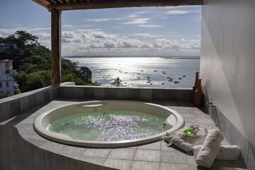 Private spa tub