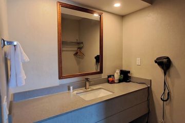 Bathroom sink