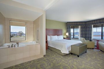 Room 33 of 80