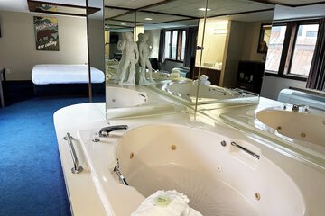 Private spa tub