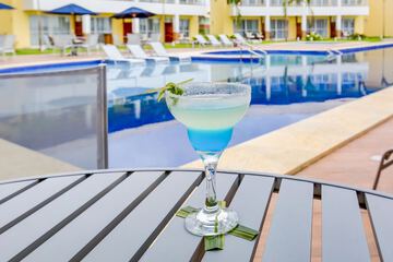 Poolside bar