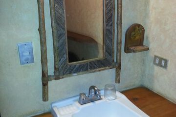 Bathroom sink