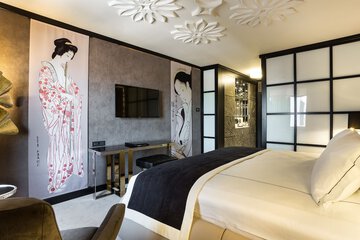 Room amenity