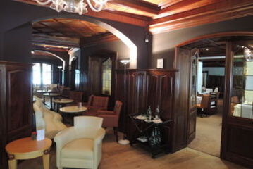 Hotel Lounge