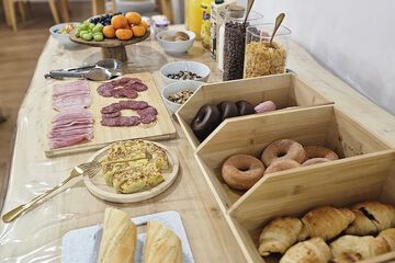 Breakfast buffet