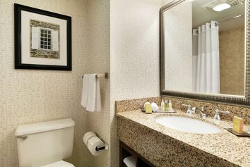 Room 34 of 62