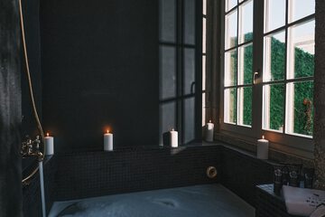 Private spa tub