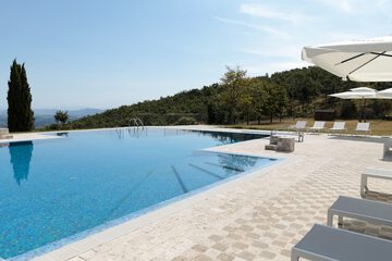 Infinity pool