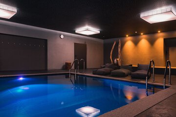 Exercise/lap pool