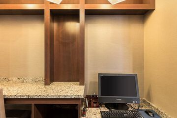 Business Center 32 of 32