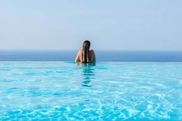 Infinity pool