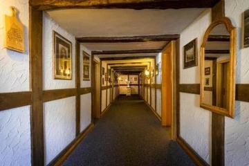 hotel_rooms