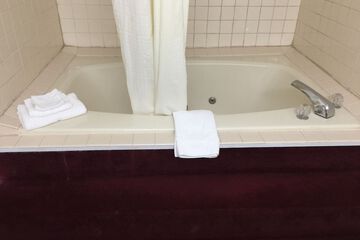 Jetted tub