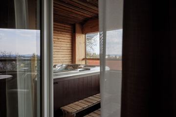 Private spa tub