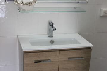 Bathroom sink