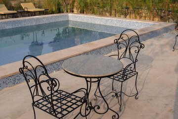 Indoor/outdoor pool