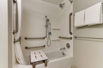 Room 40 of 70
