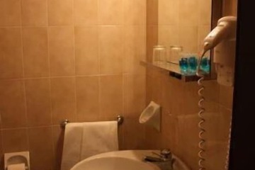 Bathroom sink