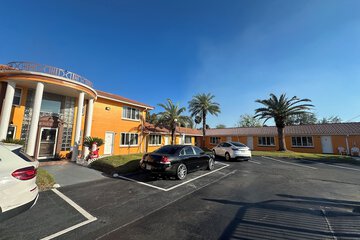 Super Inn by Oyo Daytona Beach Near Airport