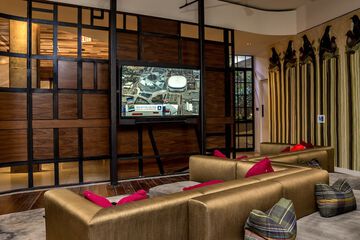 Business Center 39 of 41