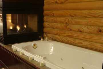 Jetted tub