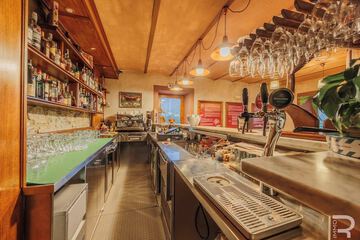 Snack bar