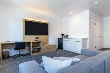 Room 12 of 81