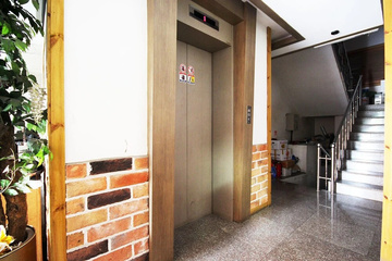 hotel_rooms
