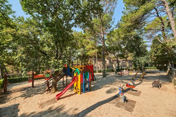 Children's play area - outdoor