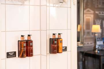 Bathroom amenities
