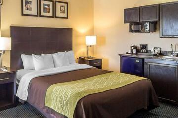 Quality Inn Tulsa-Downtown West