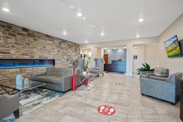 Lobby lounge