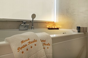 Jetted tub