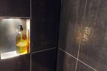Bathroom amenities