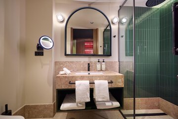 Bathroom shower
