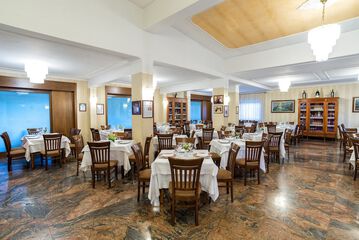 Food court