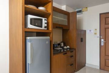 Mini-refrigerator