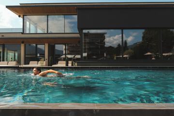 Infinity pool
