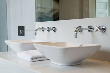 Bathroom sink