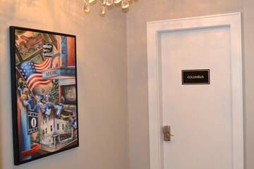 Ballroom/Hall 32 of 34