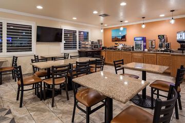 Breakfast/Coffee Service 33 of 35