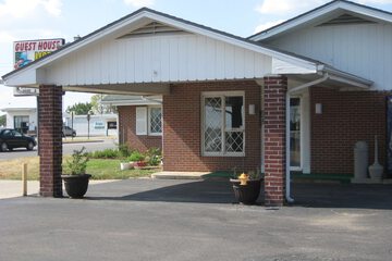 Guest House Motel