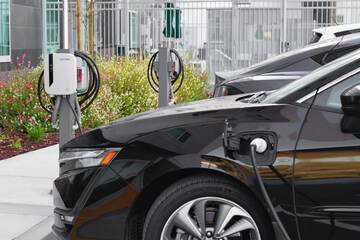 Electric vehicle charging station