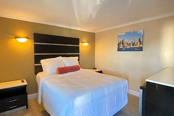 Relax Inn North Babylon