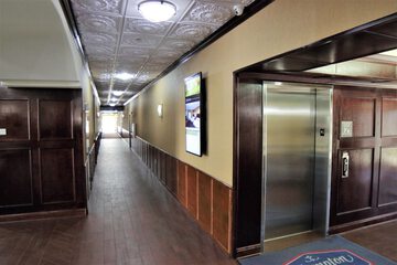 Ballroom/Hall 114 of 123