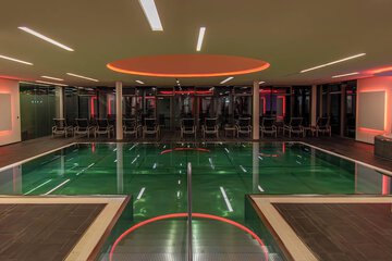 Exercise/lap pool