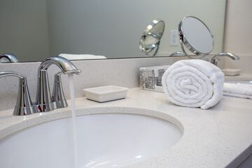 Bathroom sink