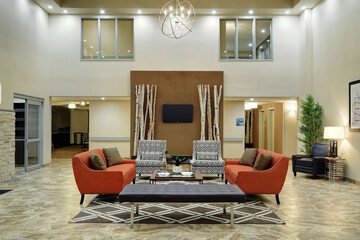Pomeroy Inn & Suites Vermilion