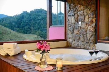Jetted tub